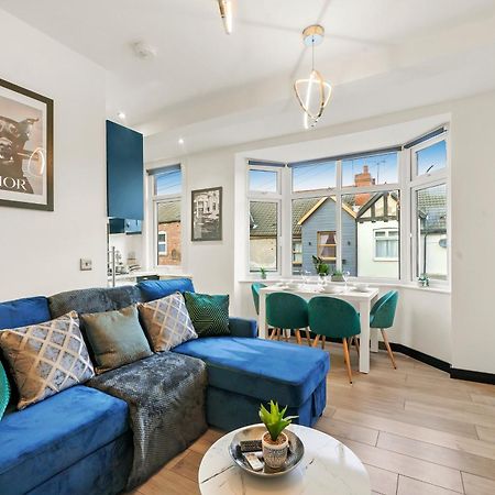 Stylish Yorkshire Gem - Sleeps 4 - Great Location Castleford Exterior photo