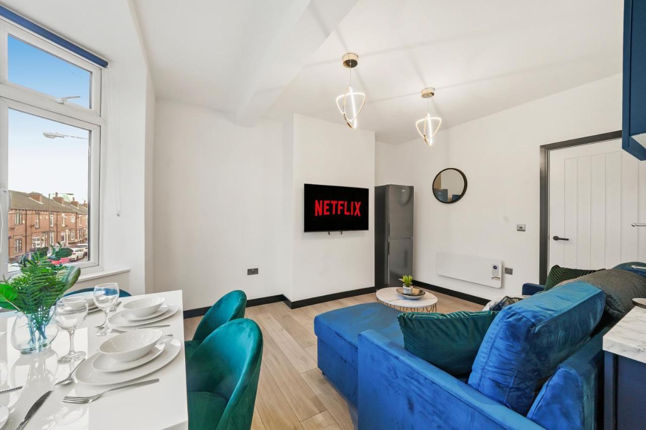 Stylish Yorkshire Gem - Sleeps 4 - Great Location Castleford Exterior photo