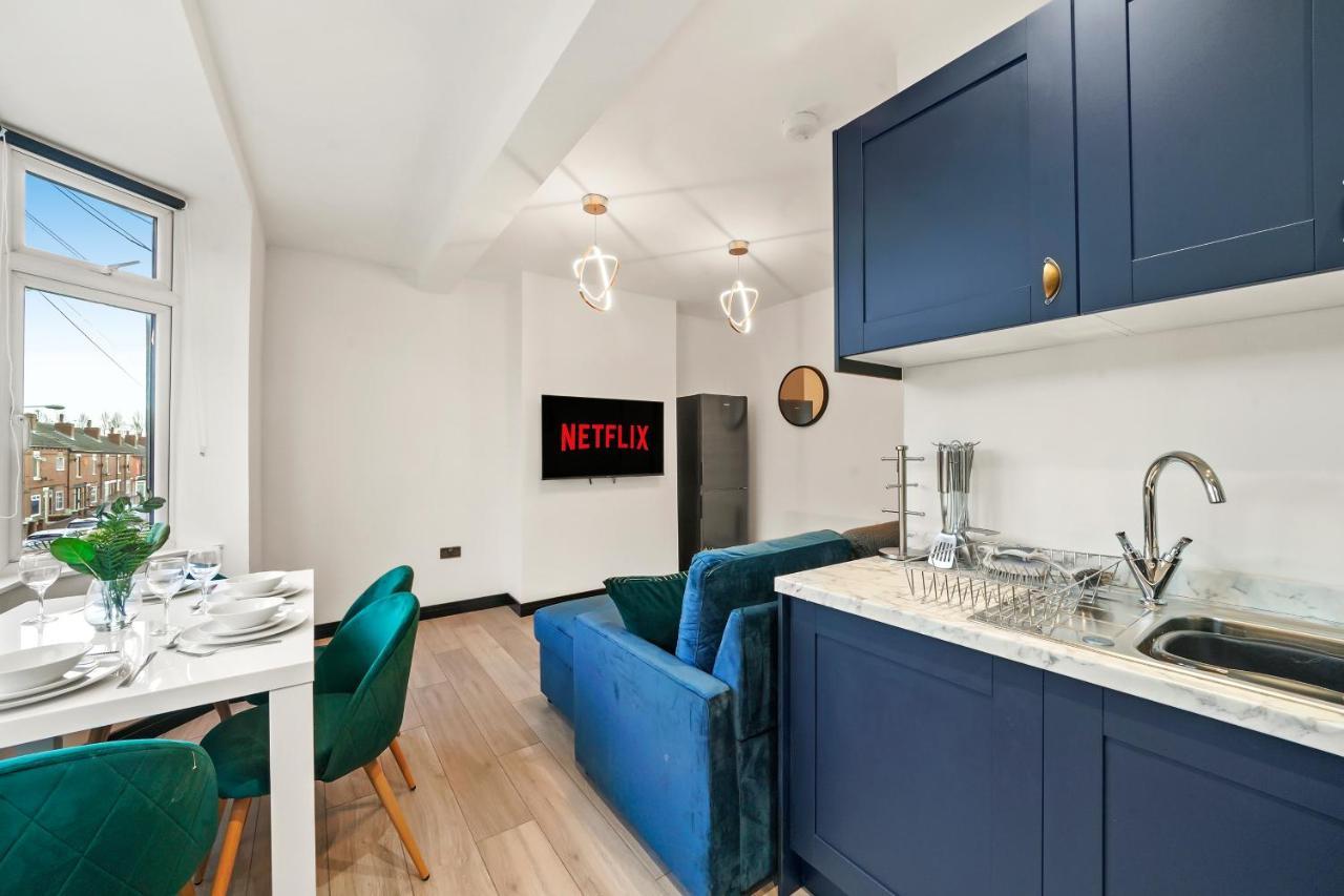 Stylish Yorkshire Gem - Sleeps 4 - Great Location Castleford Exterior photo